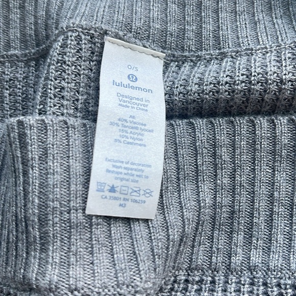 Lululemon o/s poncho grey knit - Picture 3 of 7